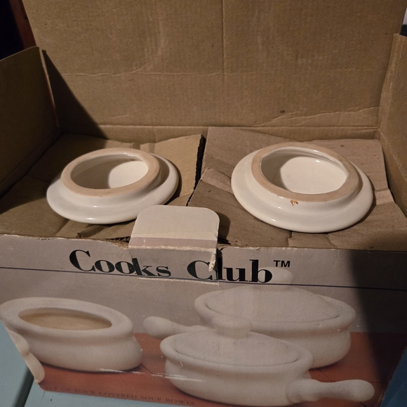 VINTAGE Covered Soup Bowls Set of Four from COOKS CLUB NEW in Box - Picture 3 of 4